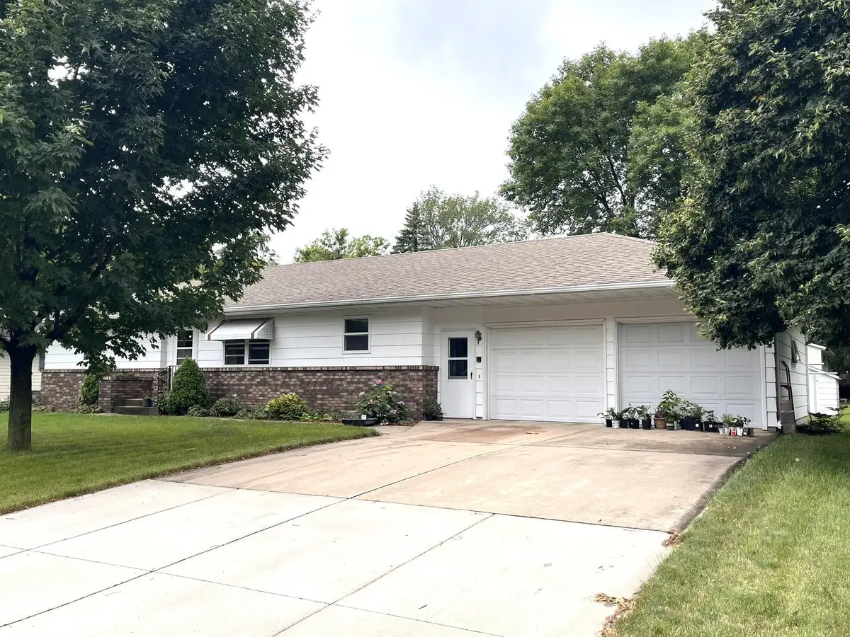 580 Waterville Avenue N, Le Center, MN 56057 - Image #1