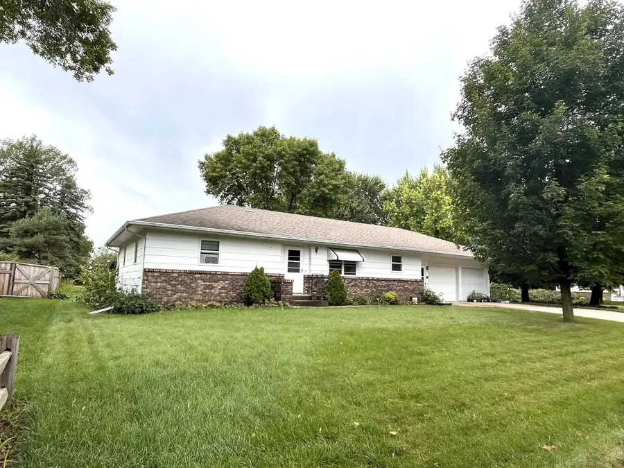 580 Waterville Avenue N, Le Center, MN 56057 - Image #2