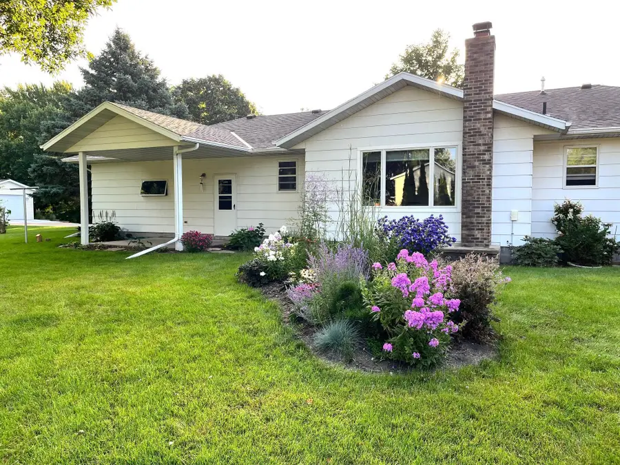 580 Waterville Avenue N, Le Center, MN 56057 - Image #3