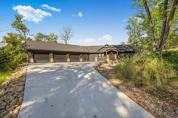 20638 121st Street Ne, New London, MN 56273