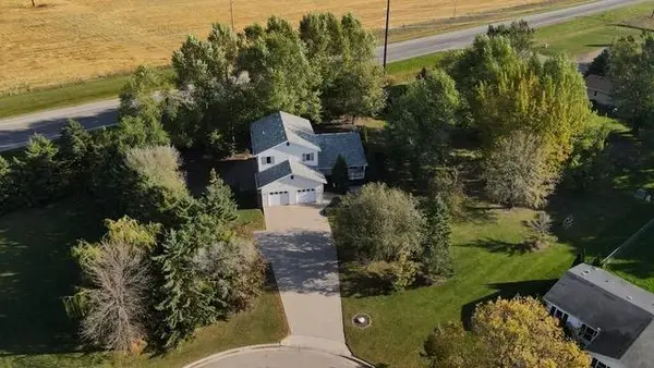 322 Oriole Avenue N, Thief River Falls, MN 56701
