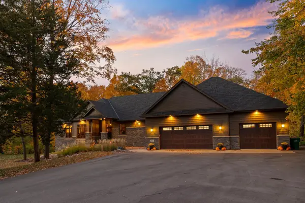 20060 Vine Street, Excelsior, MN 55331