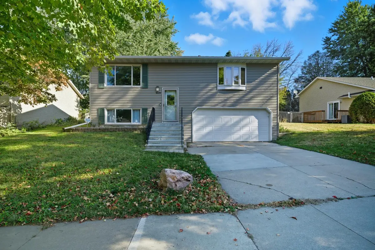 4339 Manor Park Drive Nw, Rochester, MN 55901 - #1