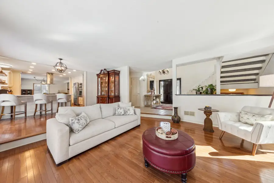 7720 Shaughnessy Road, Minneapolis, MN 55439 - Image #2