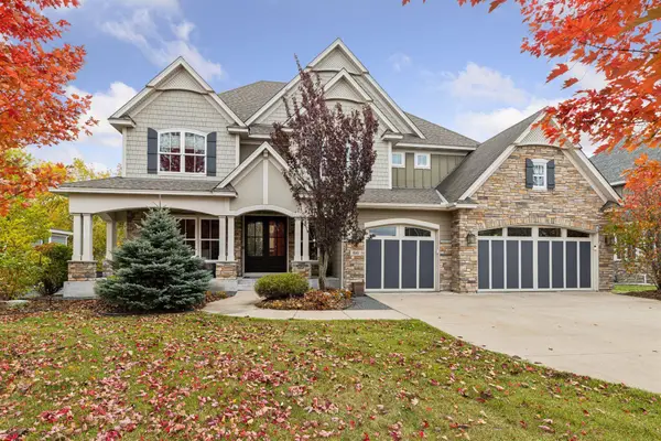 66 Monarch Way, North Oaks, MN 55127