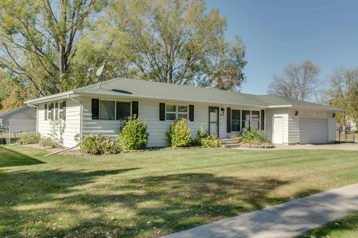 108 3rd Street Nw, Dilworth, MN 56529 - Image #1