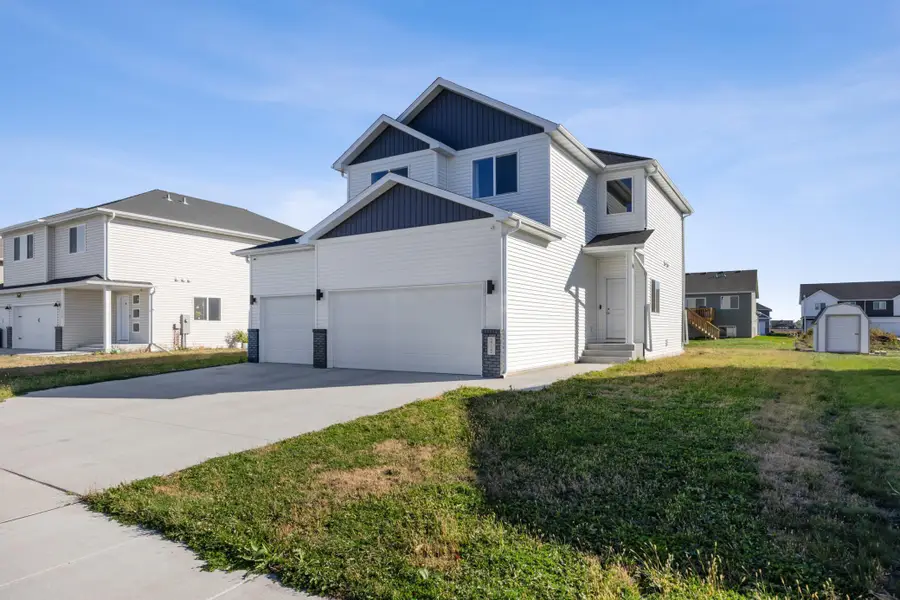 3732 18th Street S, Moorhead, MN 56560 - Image #2