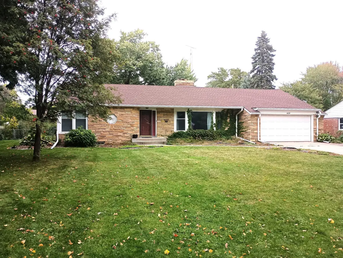 1629 Ridgewood Lane S, Roseville, MN 55113 - #1