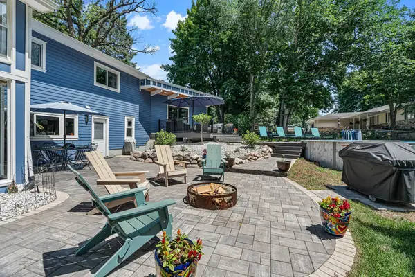 10727 Braewood Circle, Bloomington, MN 55437