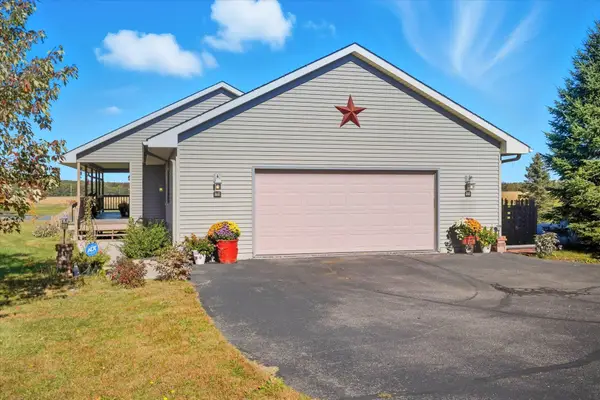 1290 220th Avenue, New Richmond, WI 54017