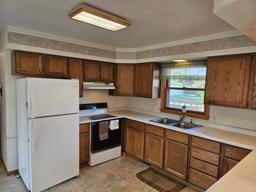 909 Bradford Avenue, Argyle, MN 56713 - Image #2