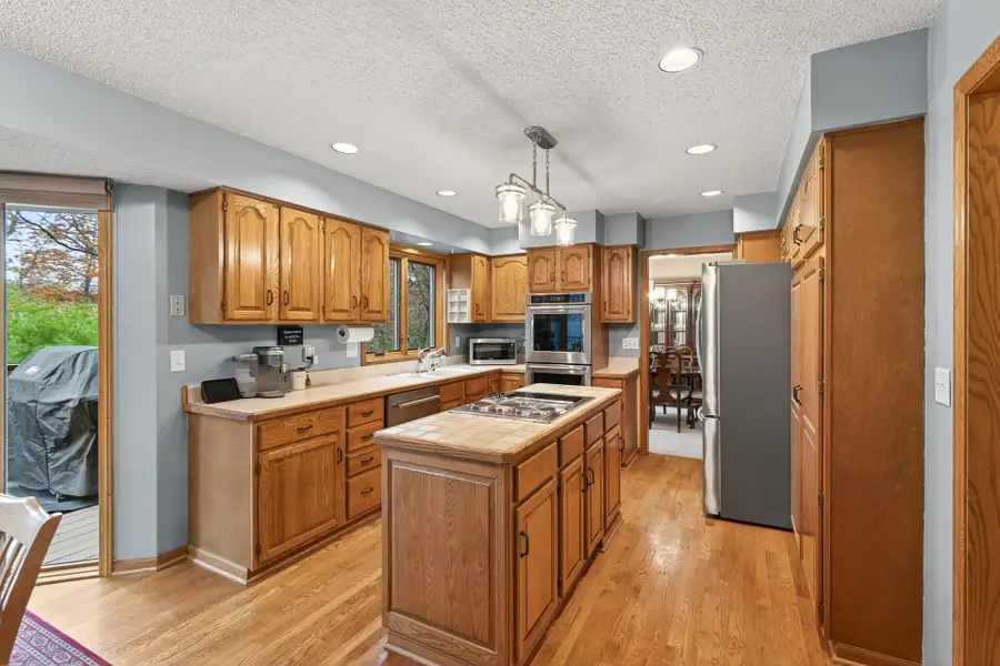 8593 Coachmans Lane, Eden Prairie, MN 55347 - Image #3
