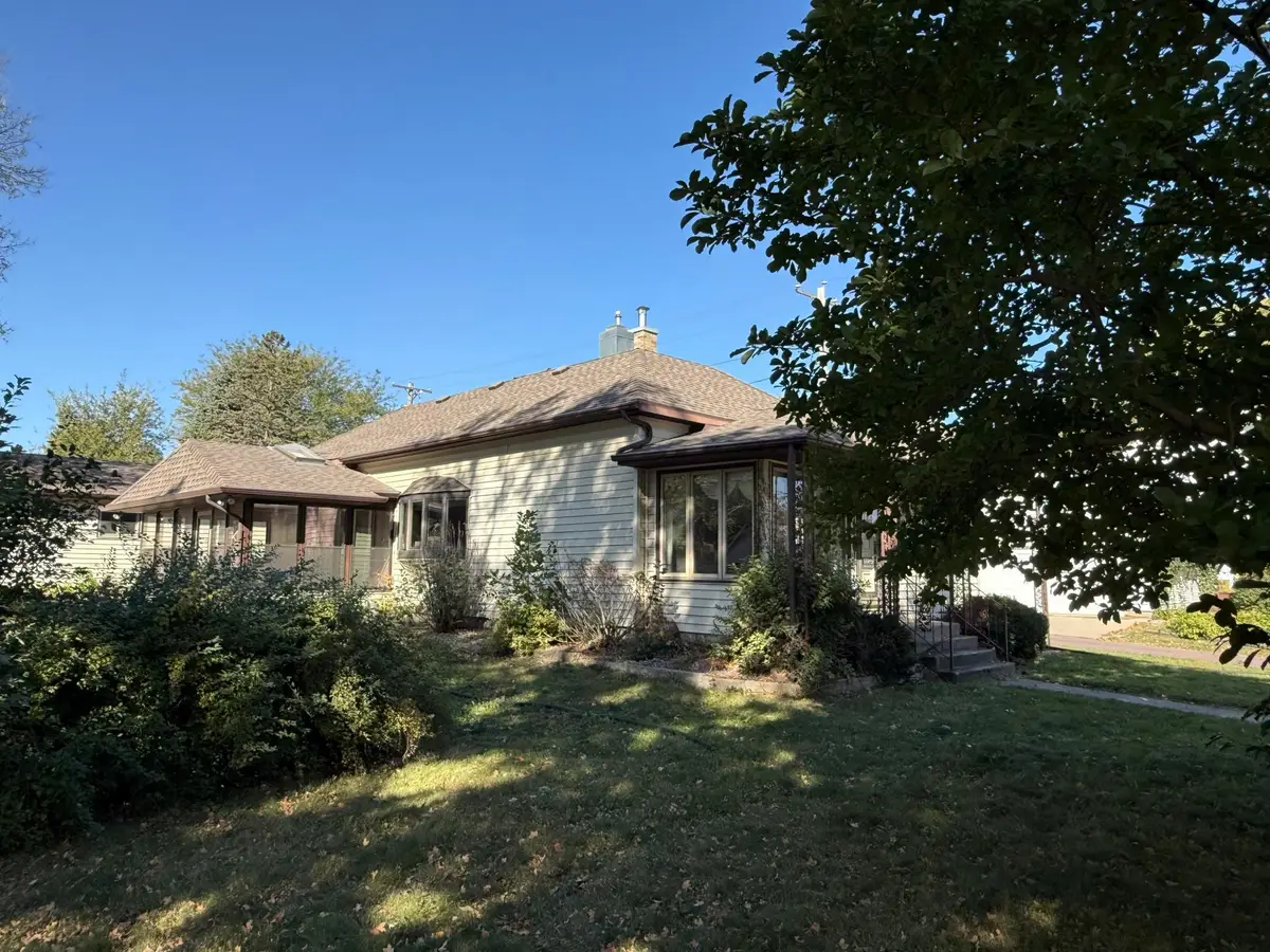 810 S Mill St, Redwood Falls, MN 56283 - Image #1