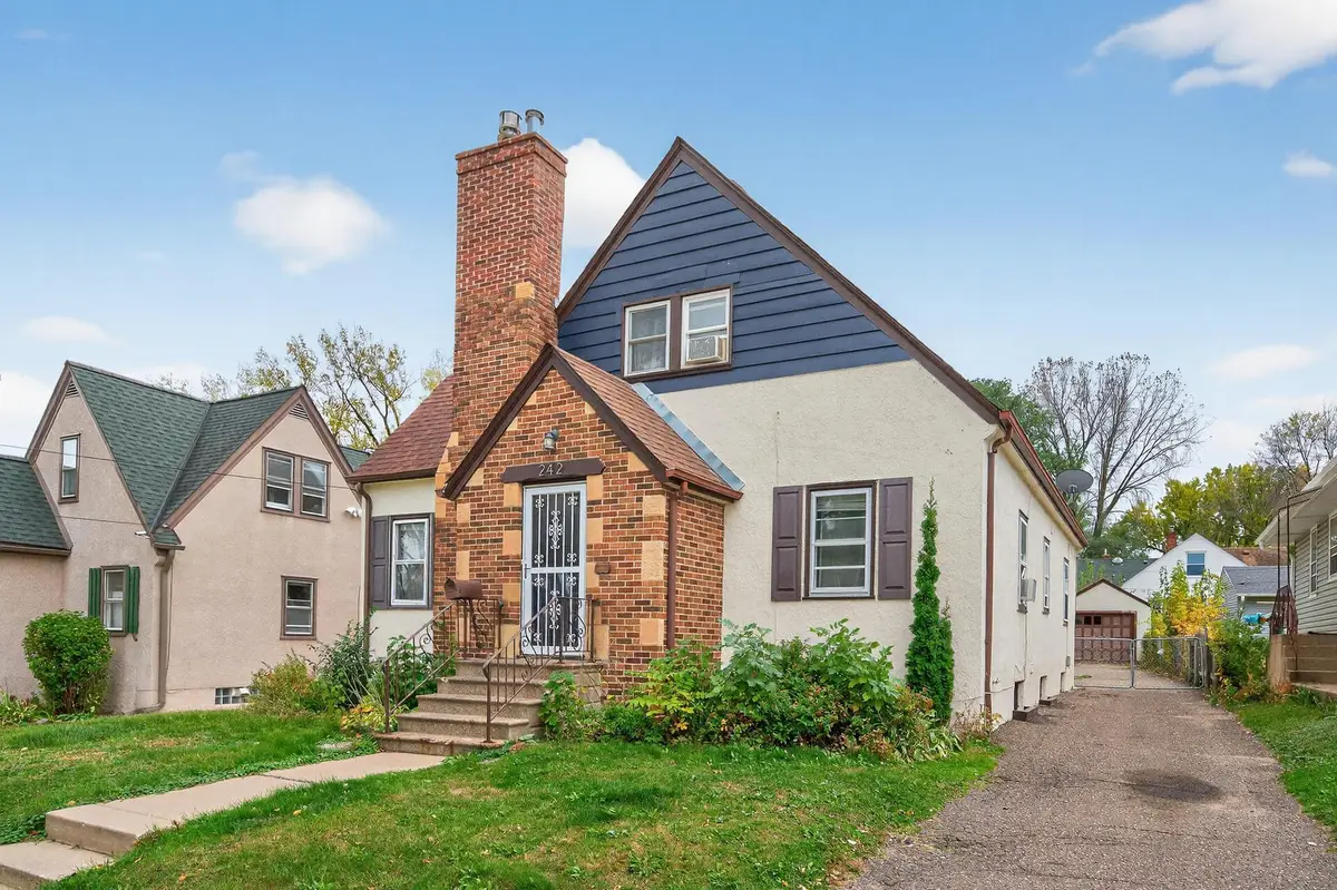 242 Annapolis Street W, Saint Paul, MN 55118 - Image #1