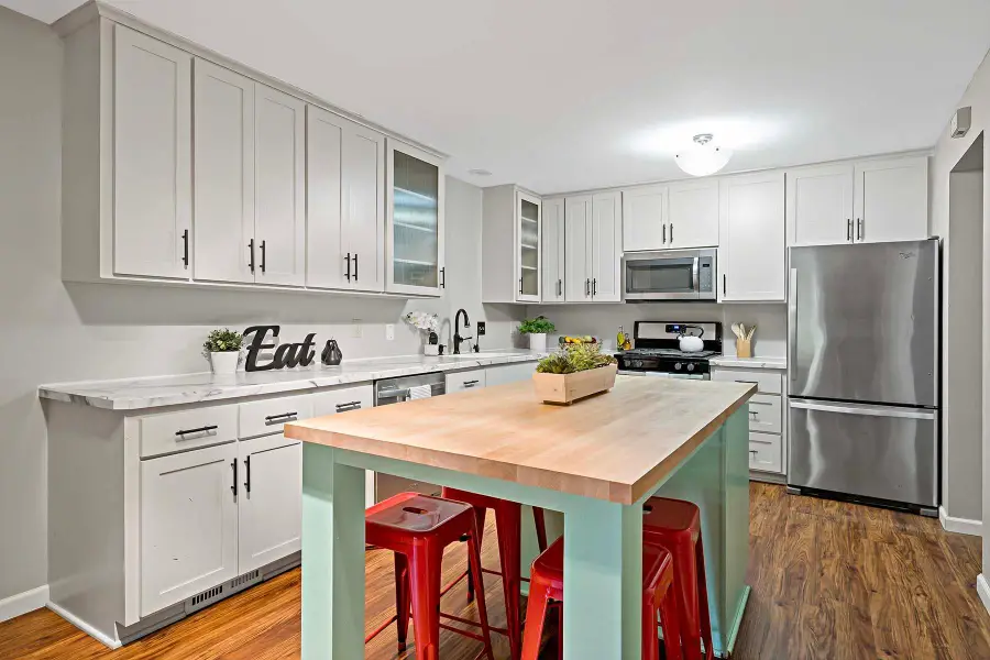 1712 Archer Court, Minneapolis, MN 55447 - Image #3