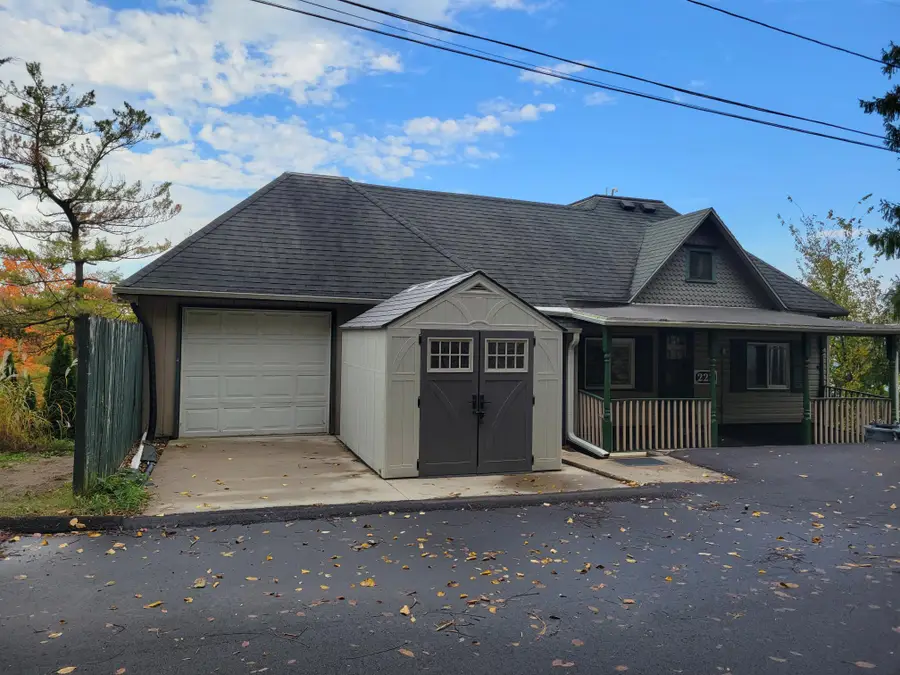 223 S Hill Street, Fountain City, WI 54629 - #2