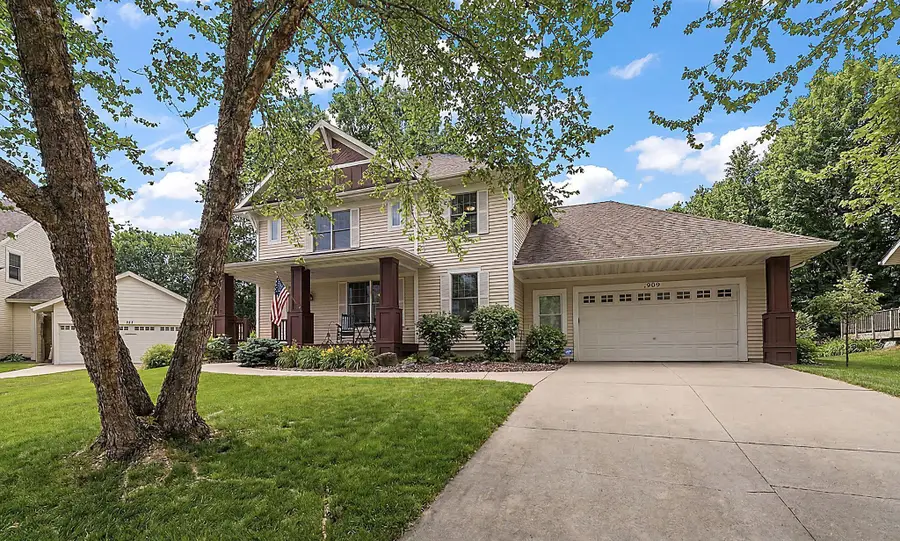 909 New Century Boulevard S, Saint Paul, MN 55119 - #2