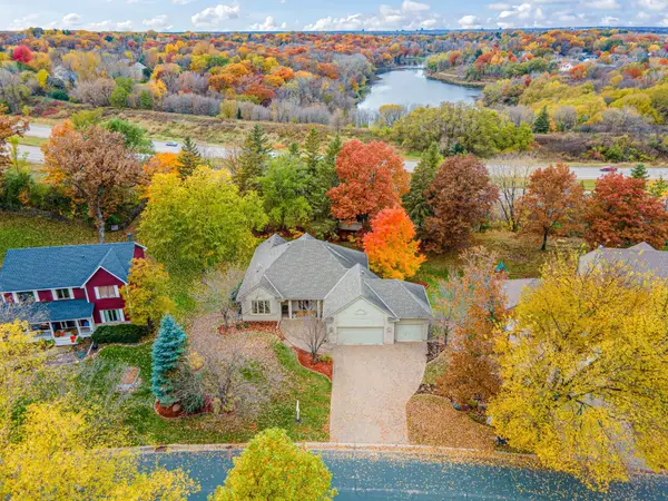 1497 Kings Wood Road, Saint Paul, MN 55122