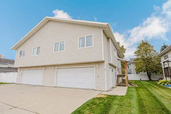 52 Pinewood Boulevard, West Fargo, ND 58078