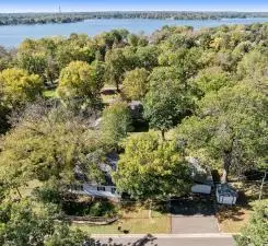 9900 26th Avenue N, Plymouth, MN 55441