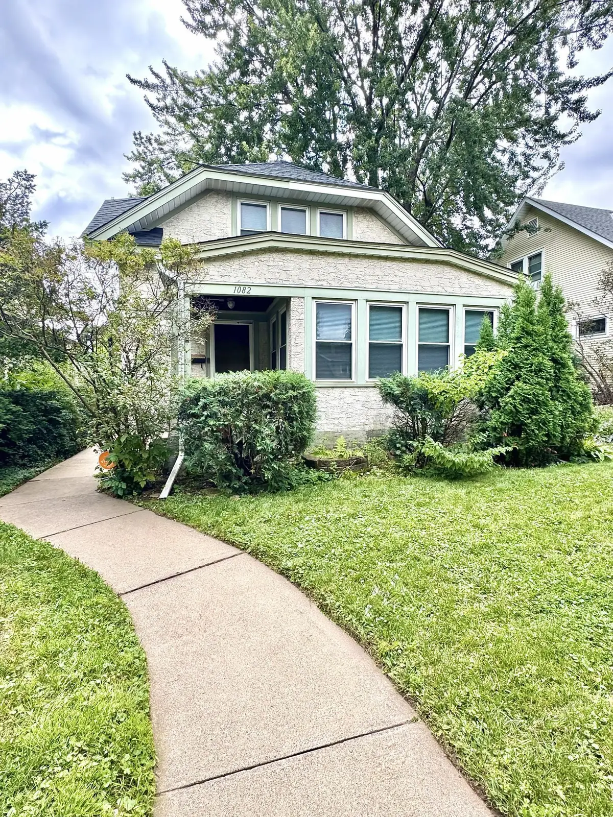 1082 Hawthorne Avenue E, Saint Paul, MN 55106 - #1