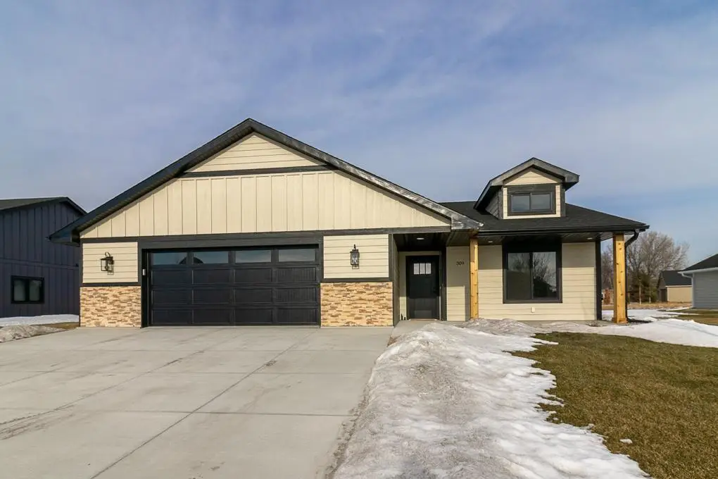 309 Pinehurst Drive, Mankato, MN 56001 - Image #1