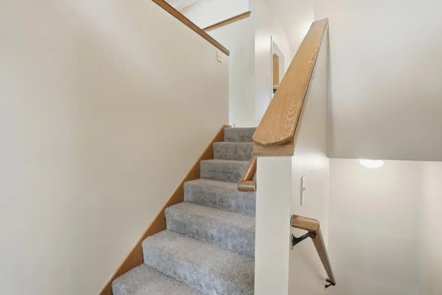 104 Mark Drive Ne, Hutchinson, MN 55350 - Image #2