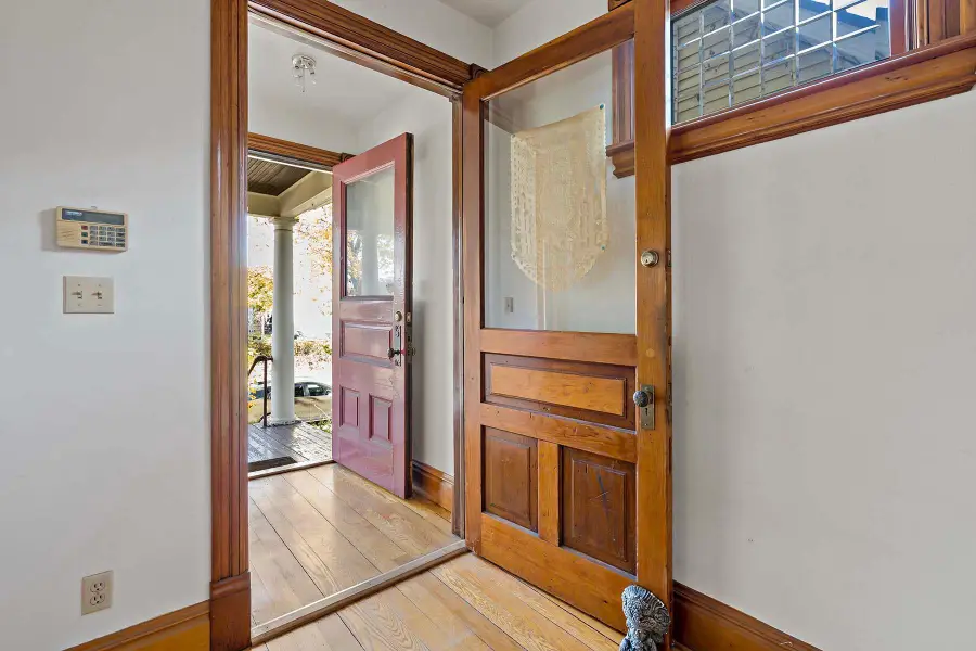 702 4th Street E, Saint Paul, MN 55106 - #3