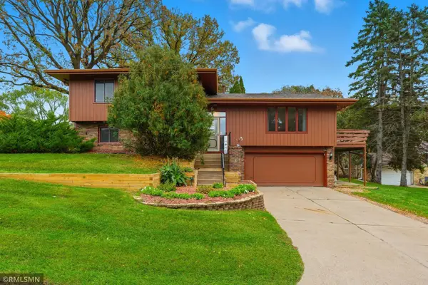 944 Pine View Court, Saint Paul, MN 55119