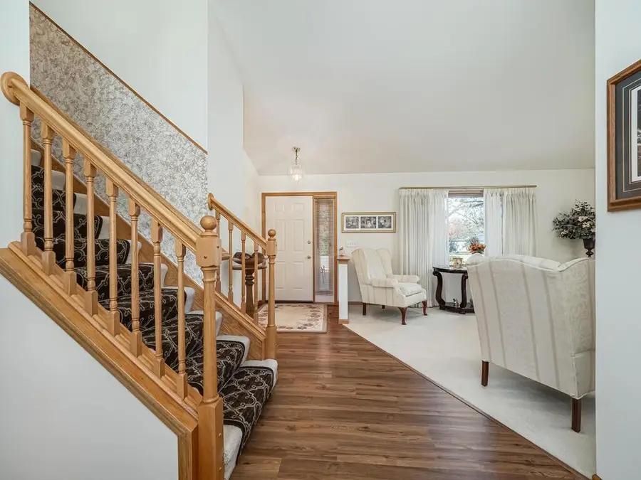 9106 Dunbar Knoll N, Minneapolis, MN 55443 - Image #2