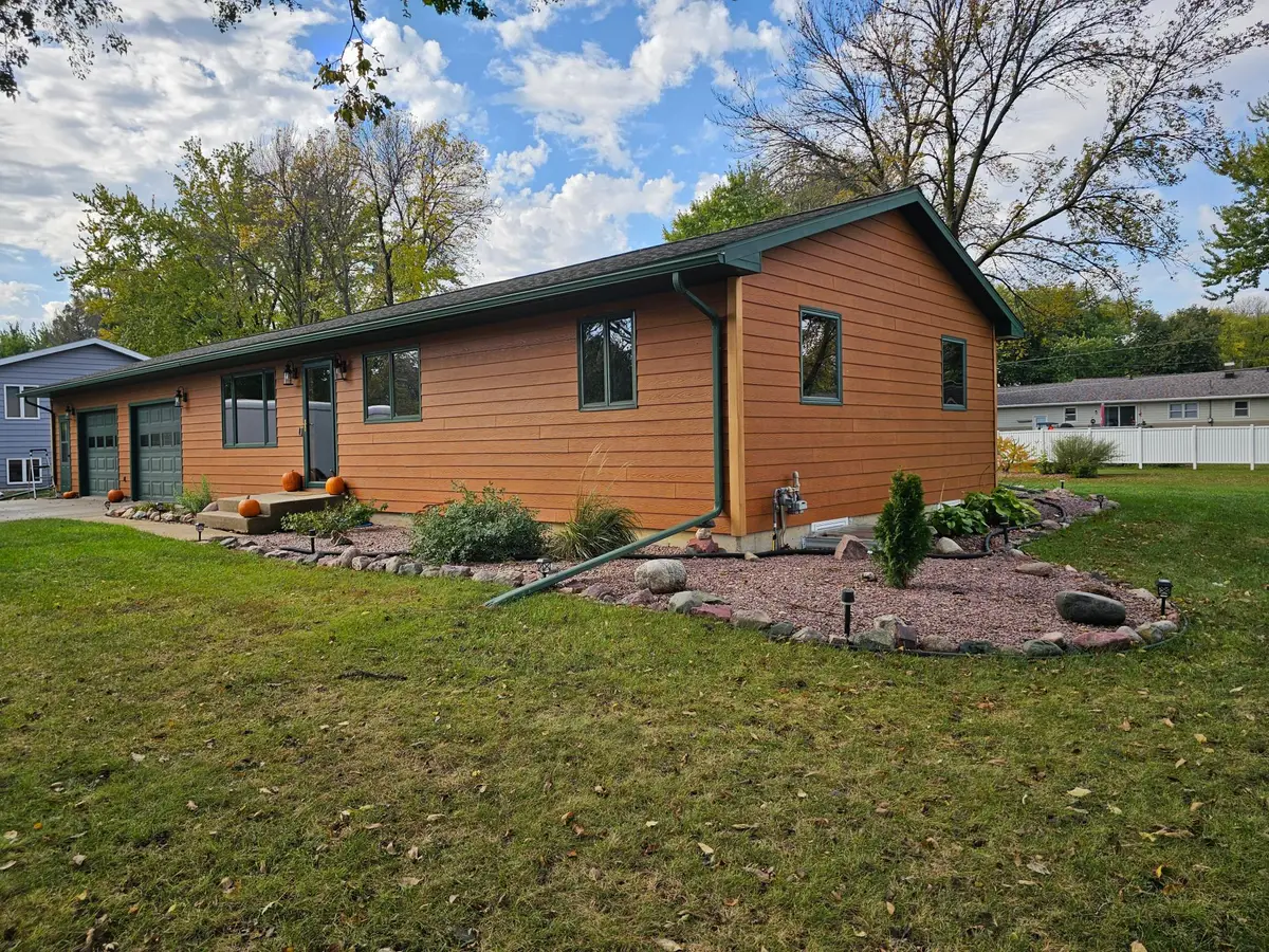 804 6th Avenue Se, Pipestone, MN 56164 - #1