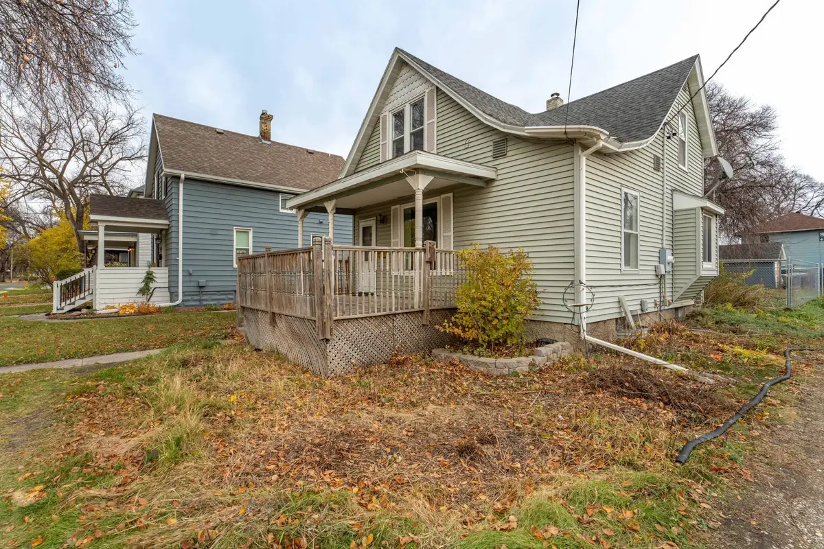 717 9th Street N, Fargo, ND 58102 - Image #1