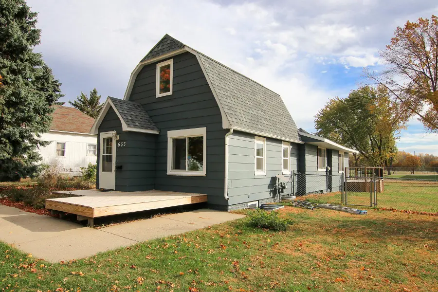 533 Huron Street Se, Hutchinson, MN 55350 - Image #2