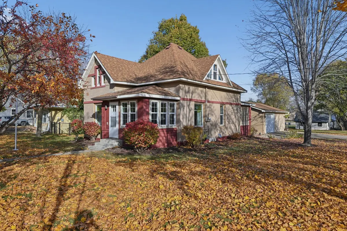 225 E 4th Street, Monticello, MN 55362 - #1