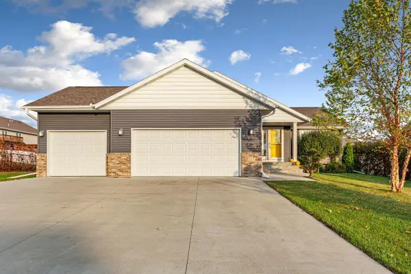 225 Oak Drive, Eagle Lake, MN 56024