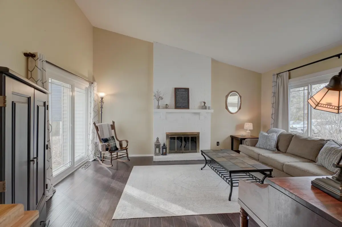 1174 Benton Way, Saint Paul, MN 55112 - #1