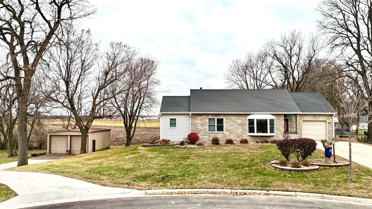 622 Woodcrest Avenue, Worthington, MN 56187 - #1