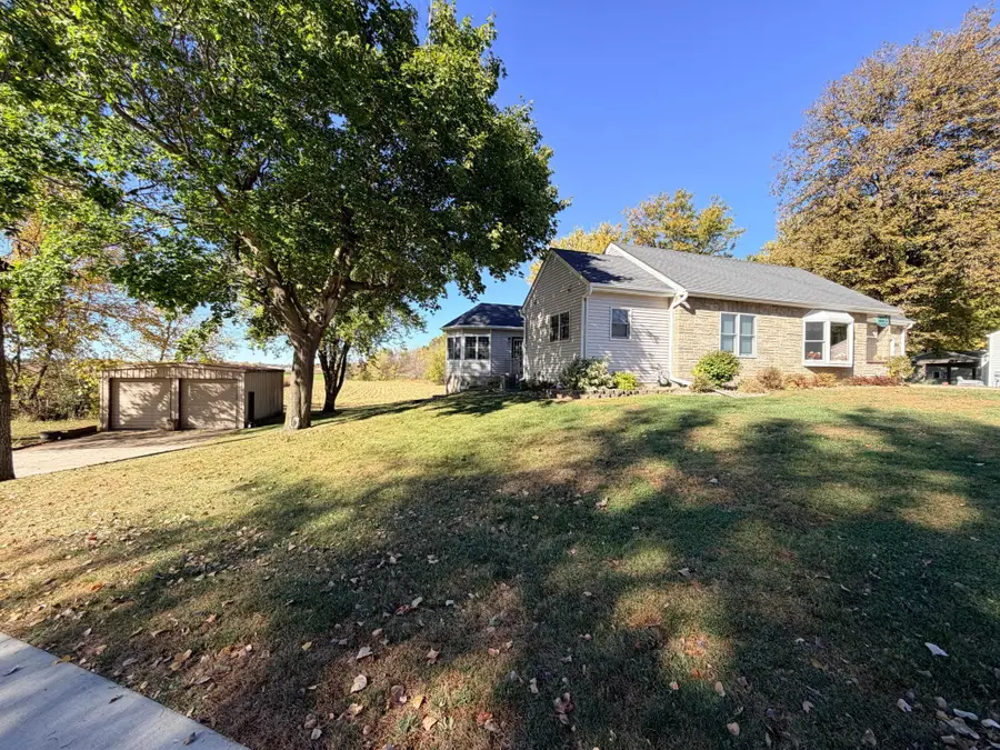 622 Woodcrest Avenue, Worthington, MN 56187 - #3