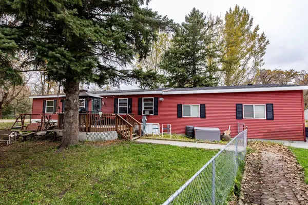 18 Horseshoe Bend, Horace, ND 58047