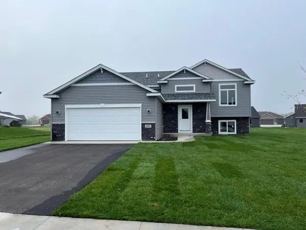 1804 Oak Pond Drive Nw, Sauk Rapids, MN 56379