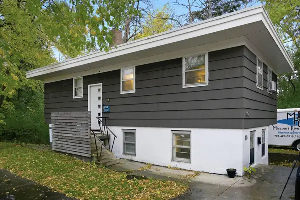 1002 9th Street S, Moorhead, MN 56560