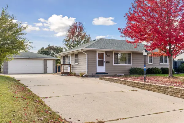 560 57th Avenue Ne, Minneapolis, MN 55432