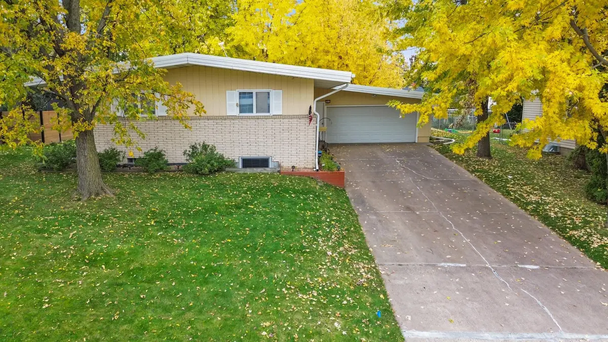 3212 33rd Avenue Ne, Minneapolis, MN 55418 - Image #1