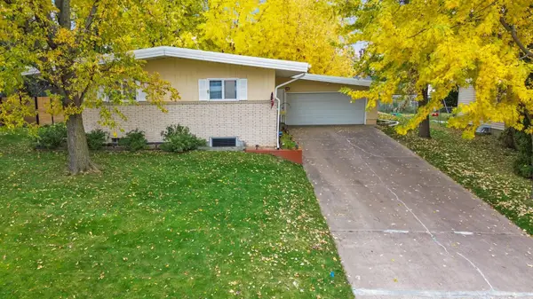 3212 33rd Avenue Ne, Minneapolis, MN 55418