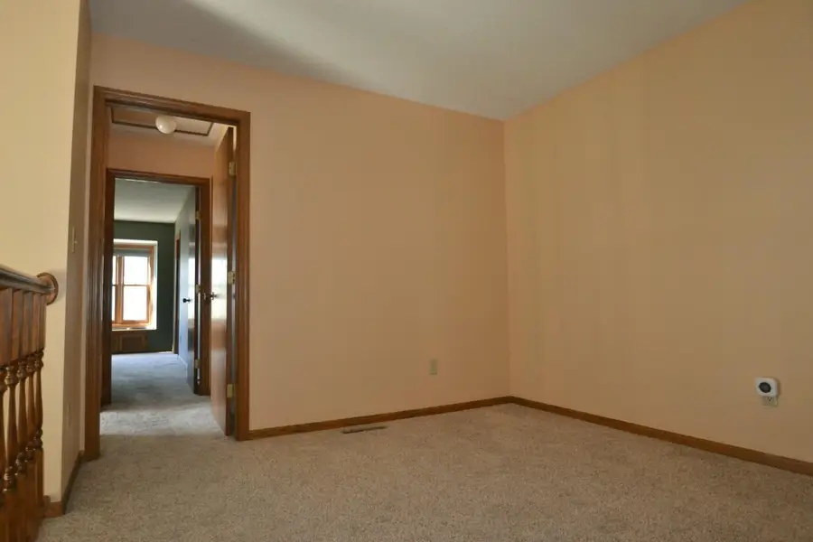 5700 Willow Trail, Saint Paul, MN 55126 - Image #3