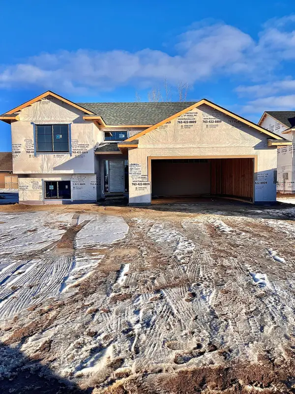 718 Margaret Lane Ne, Isanti, MN 55040