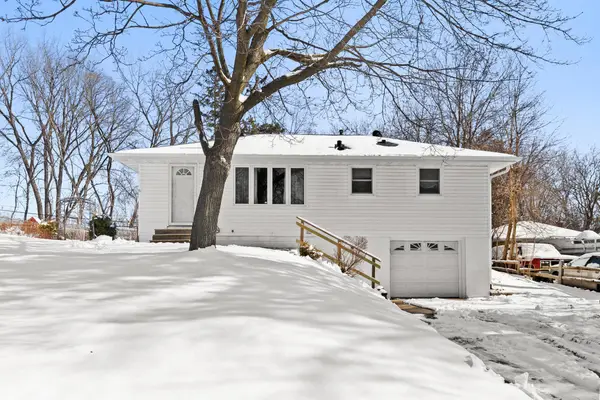 305 Greystone Avenue N, Saint Paul, MN 55128