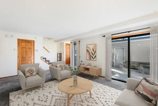 1124 Trailwood S, Hopkins, MN 55343