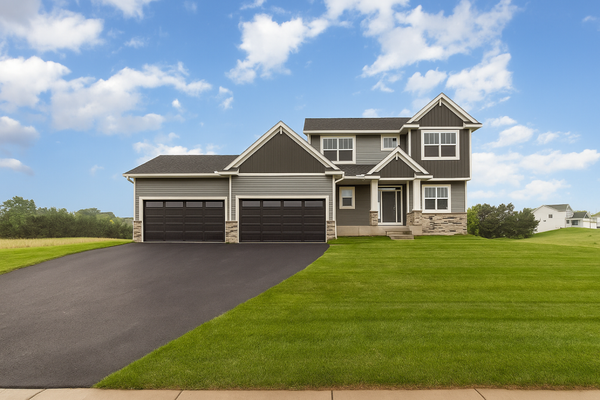 17821 Urbank Street Ne, Ham Lake, MN 55304