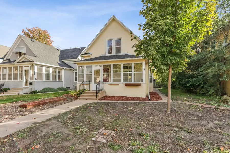 2015 Taylor Street Ne, Minneapolis, MN 55418 - #2